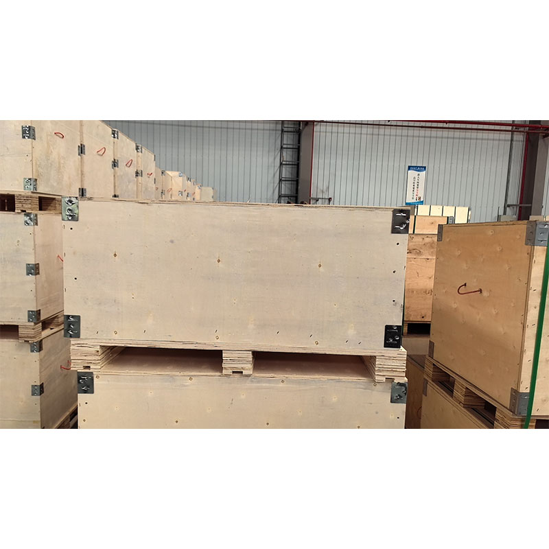 What are the advantages of wooden box in warehouse management?